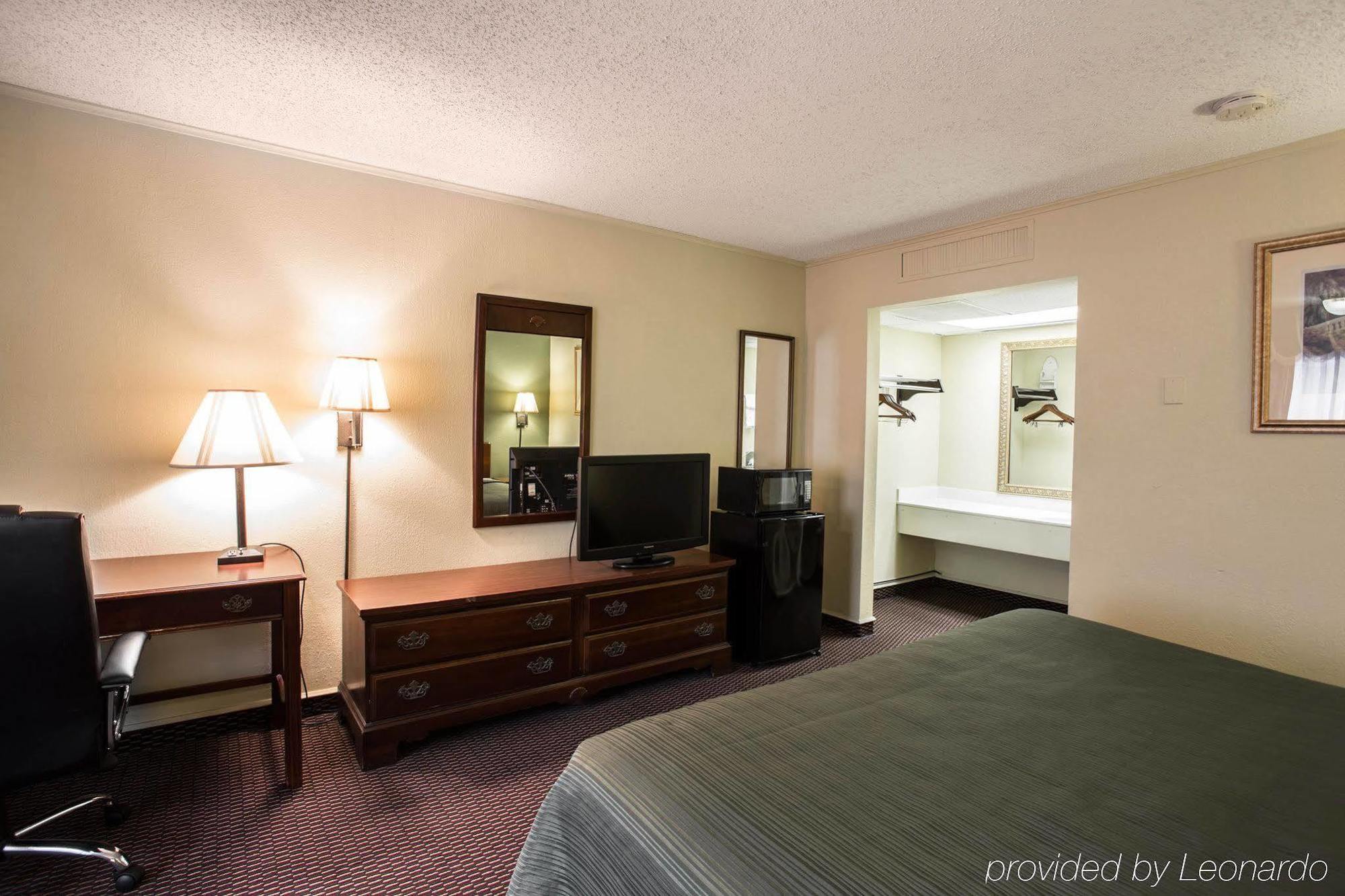 Rodeway Inn Harbison Area コロンビア エクステリア 写真